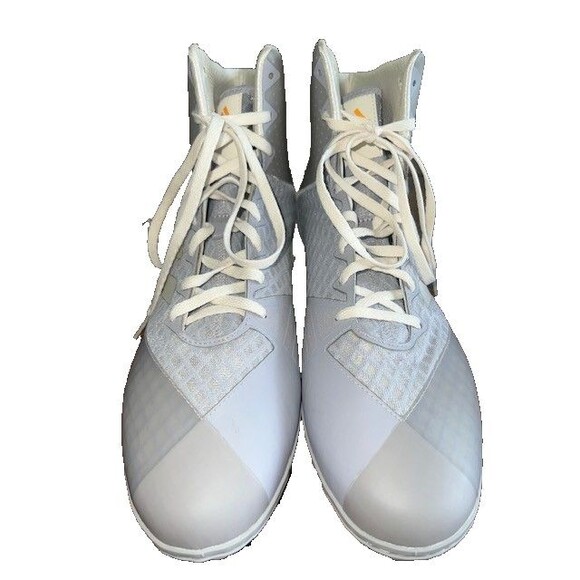 Athletic_Shoes